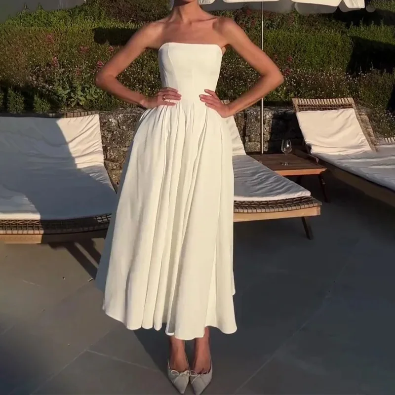 2025 Ladies Sexy Strapless Backless Pleated Dress Summer Temperament Slim Evening Dress Women Solid Color High Waist Party Gowns
2025 Ladies Sexy Strapless Backless Pleated Dress Summer Temperament Slim Evening Dress Women Solid Color High Waist Party Gowns