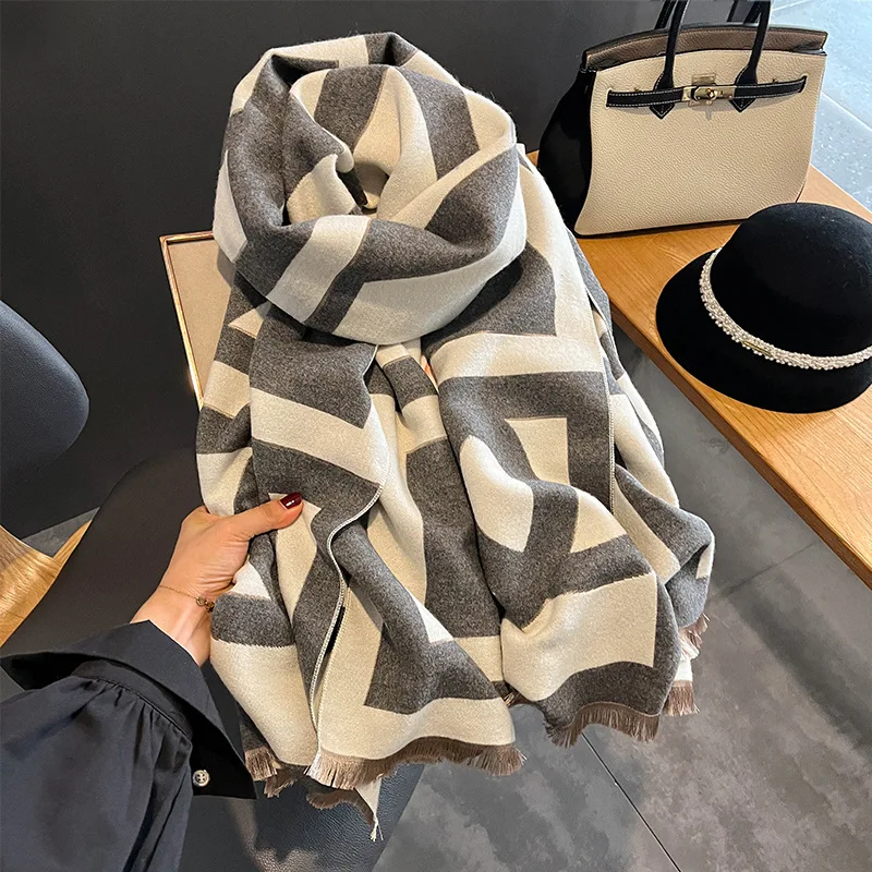 Новая осенне-зимняя роскошная одежда, женский теплый шарф, кашемировая шаль для мужчин и женщин, модельер, платок, Bufandas, пончо, шарфы
Новая осенне-зимняя роскошная одежда, женский теплый шарф, кашемировая шаль для мужчин и женщин, модельер, платок, Bufandas, пончо, шарфы