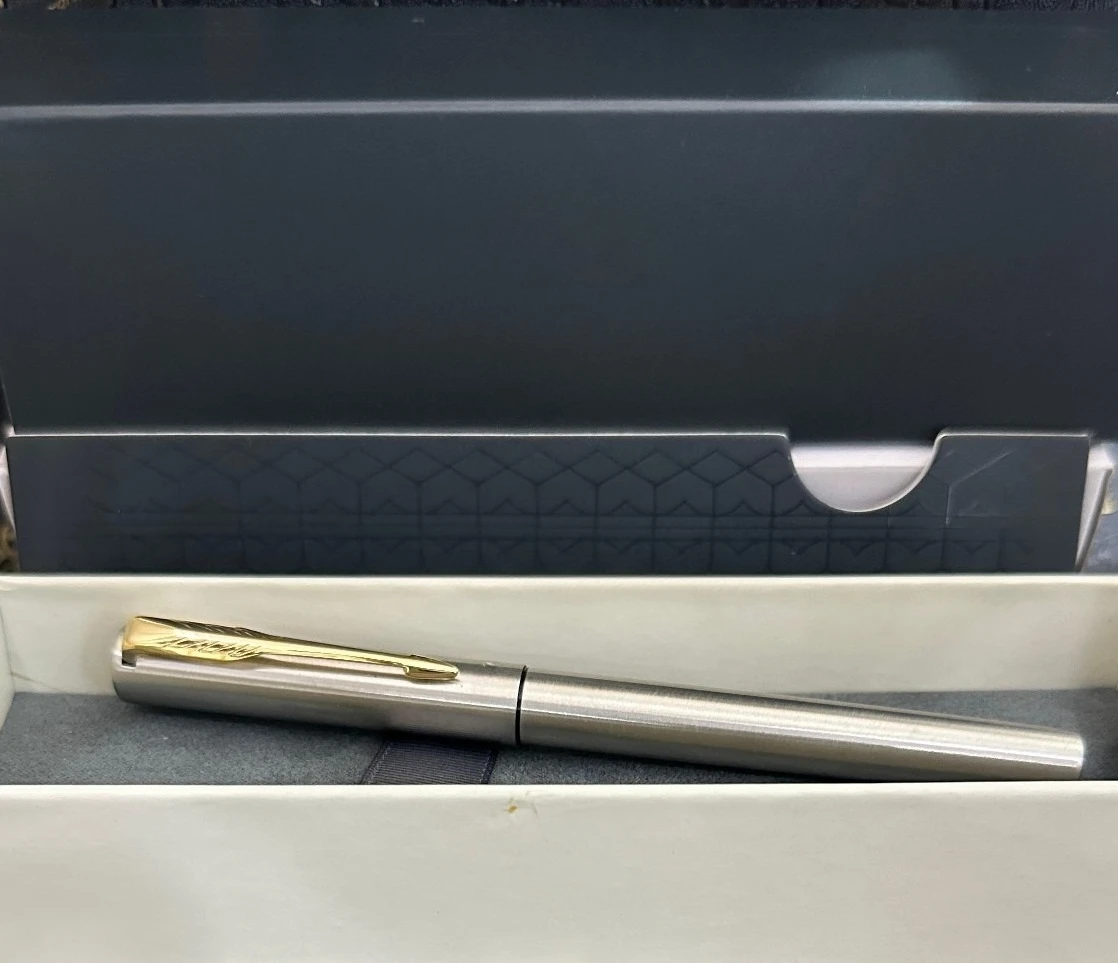New Fountain Pens Business Office Signature Pen Smooth Writing Metal Pen for Men Women Office School Signature Gift Pen
New Fountain Pens Business Office Signature Pen Smooth Writing Metal Pen for Men Women Office School Signature Gift Pen