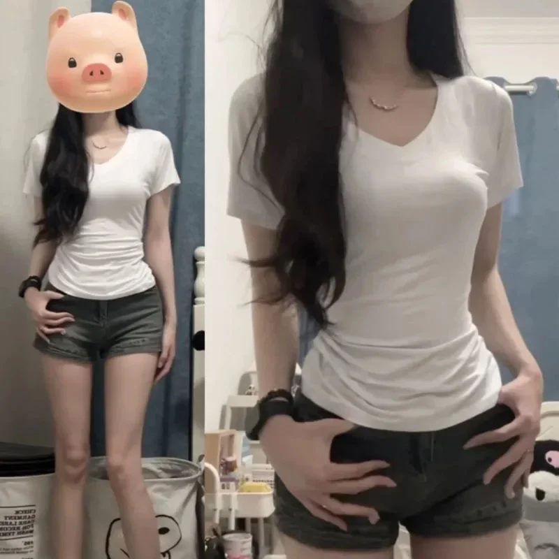 2025 Summer Korean Fashion T Shirt Women Black V-neck Short-Sleeved T-Shirt Slim-Fit Short Crop Top Cotton Woman Streetwear Tees
2025 Summer Korean Fashion T Shirt Women Black V-neck Short-Sleeved T-Shirt Slim-Fit Short Crop Top Cotton Woman Streetwear Tees