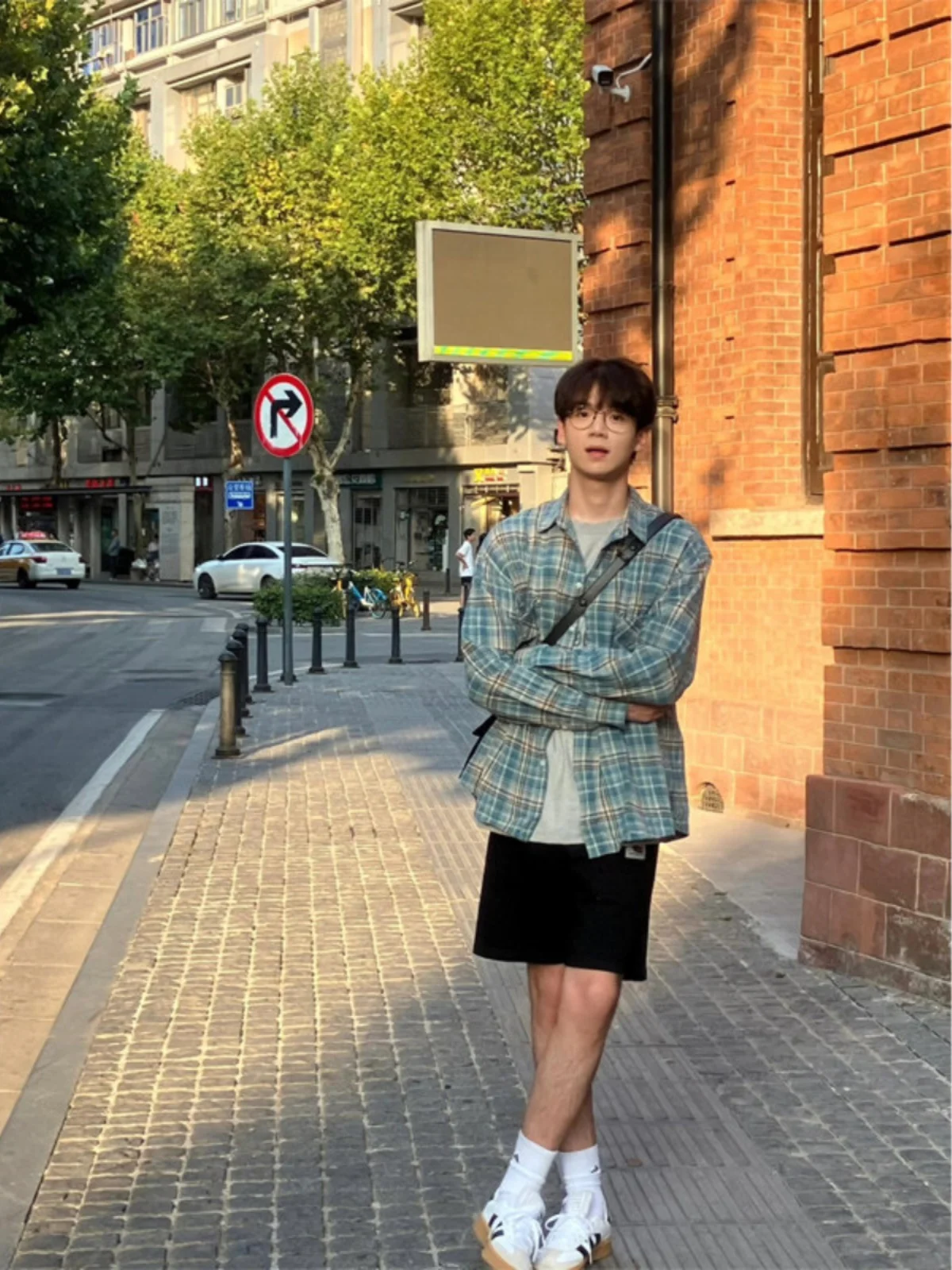 Retro American Plaid irt Men's Spring Autumn Loose High Quali Couple Casual Long Sve Cheered irt Coat Youth Trend
Retro American Plaid irt Men's Spring Autumn Loose High Quali Couple Casual Long Sve Cheered irt Coat Youth Trend