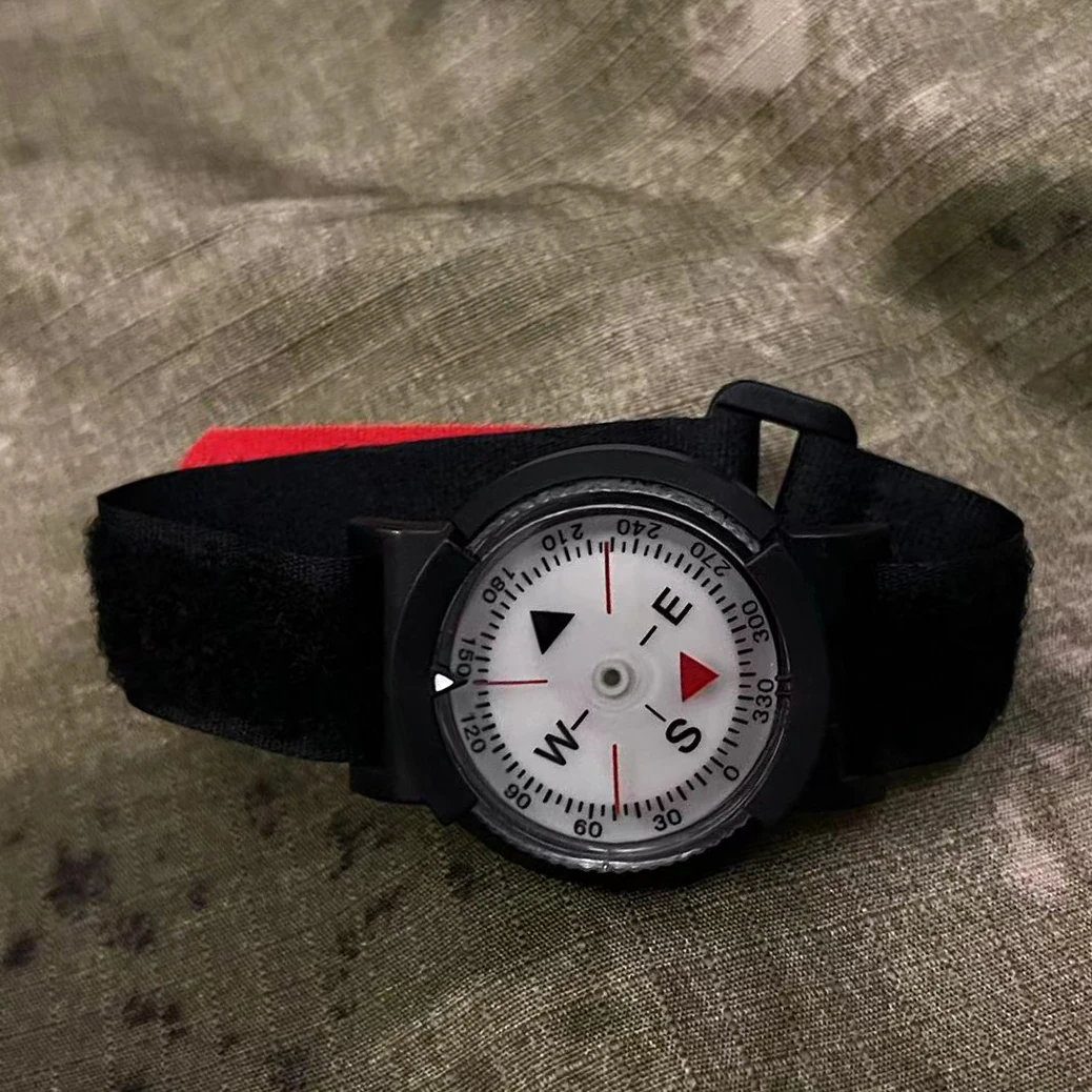 Fan Strap Compass M9 Wrist Guard Style Wrist Watch Outdoor Cycling Adventure Navigation Compass
Fan Strap Compass M9 Wrist Guard Style Wrist Watch Outdoor Cycling Adventure Navigation Compass