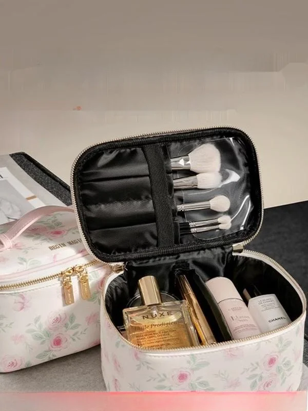 Large Capacity Portable Travel Makeup Bag Women's Handbag Storage Organizer for Toiletries And Cosmetic Pouch Square Shape
Large Capacity Portable Travel Makeup Bag Women's Handbag Storage Organizer for Toiletries And Cosmetic Pouch Square Shape