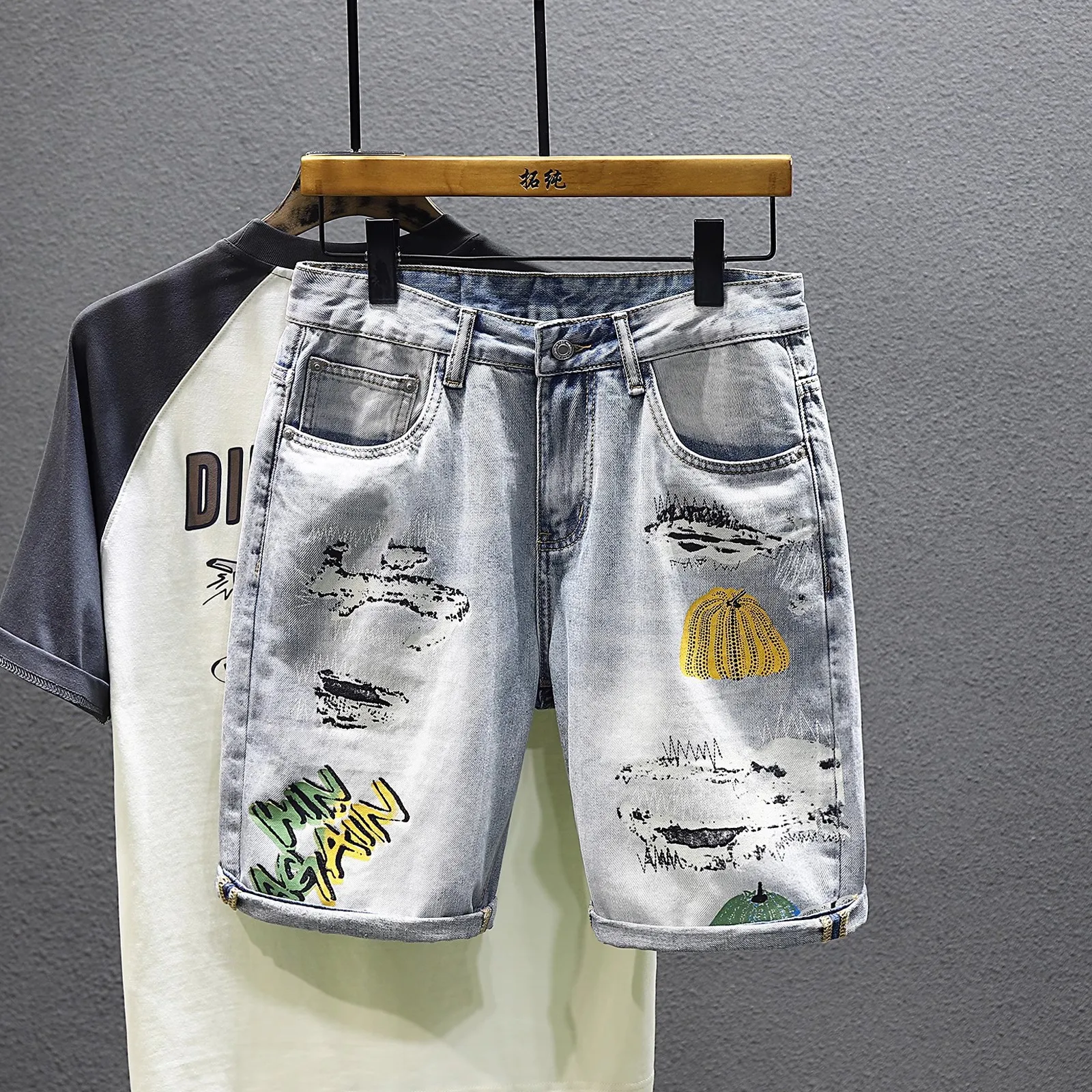 New Fashion Men Printed Denim Shorts Jeans Stretch Casual Trendy Denim Shorts Man Light Blue Jeans High Quality Cotton Shorts 38
New Fashion Men Printed Denim Shorts Jeans Stretch Casual Trendy Denim Shorts Man Light Blue Jeans High Quality Cotton Shorts 38