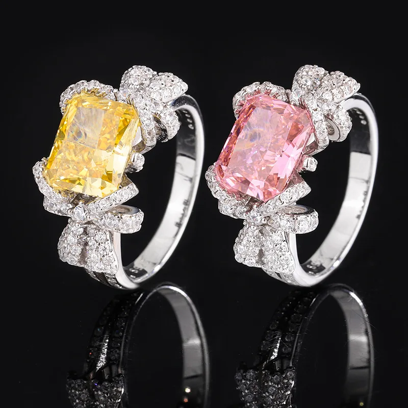 New Jewelry S925 Full Silver High Carbon Diamond Bowknot Geometric Texture Women's Ring Diamond 8*10
New Jewelry S925 Full Silver High Carbon Diamond Bowknot Geometric Texture Women's Ring Diamond 8*10