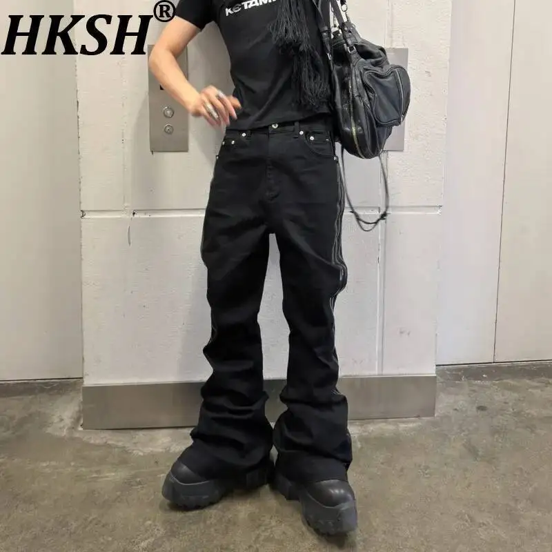 HKSH Spring New Men Tide Stretch Denim Mirror Patent Leather Three-Stripe Slim Fit Slightly Flared Stackable Cargo Pants HK24141
HKSH Spring New Men Tide Stretch Denim Mirror Patent Leather Three-Stripe Slim Fit Slightly Flared Stackable Cargo Pants HK24141