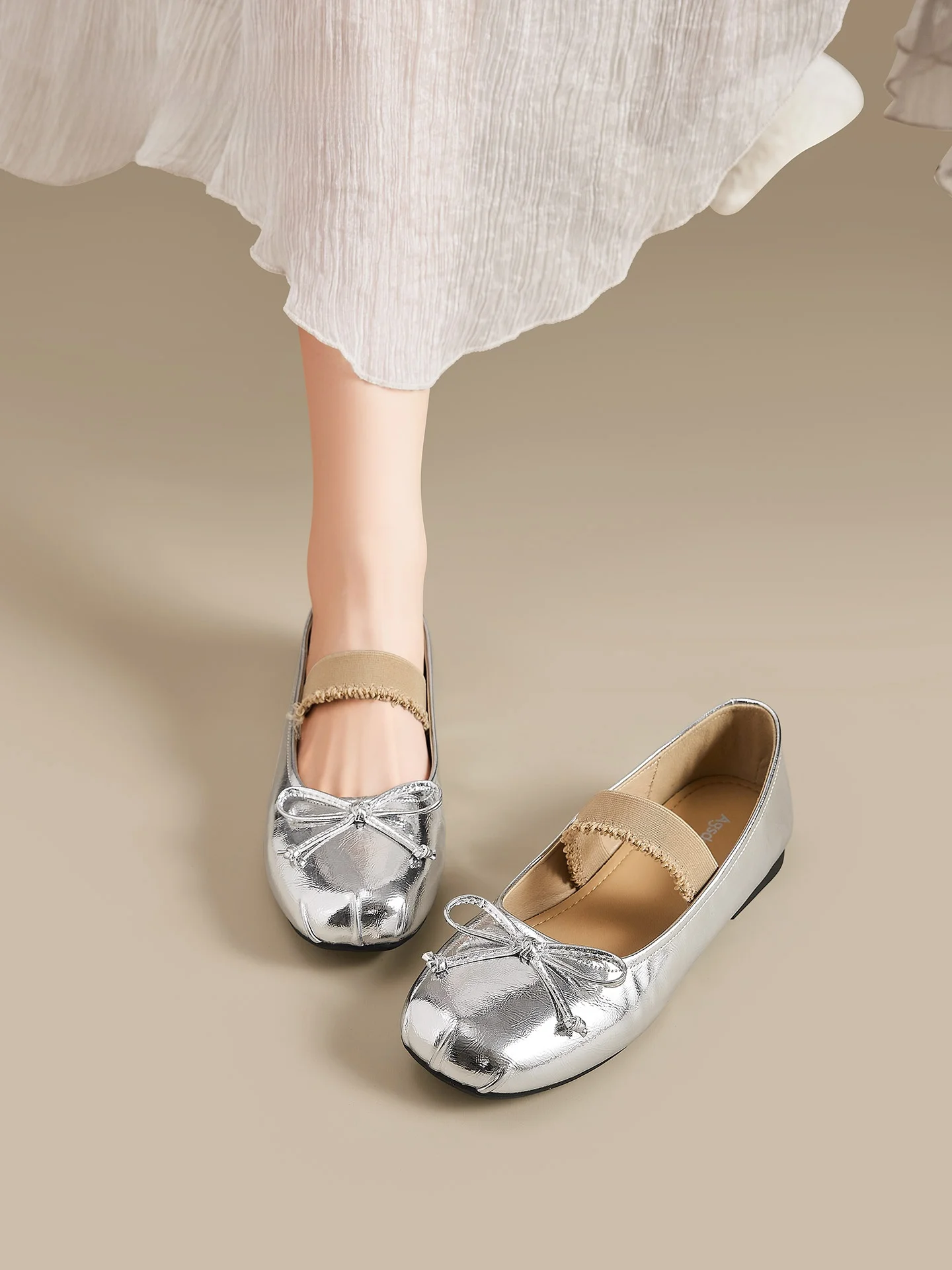Silver Ballet Style Flat Bottom Mary Jane Women's Shoes Summer New Arrival Casual Slip-On round Toe Thick Heel Fashion Sandals
Silver Ballet Style Flat Bottom Mary Jane Women's Shoes Summer New Arrival Casual Slip-On round Toe Thick Heel Fashion Sandals