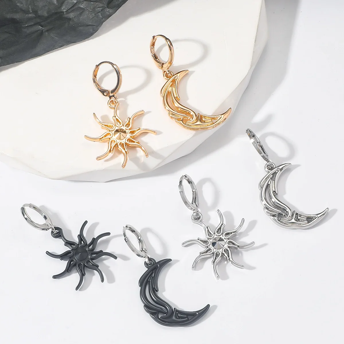Sun Moon Earrings for Women Asymmetric Abstract Short Hollow Cutout Star Hoop Clip Lightweight Daily Silver Tone
Sun Moon Earrings for Women Asymmetric Abstract Short Hollow Cutout Star Hoop Clip Lightweight Daily Silver Tone