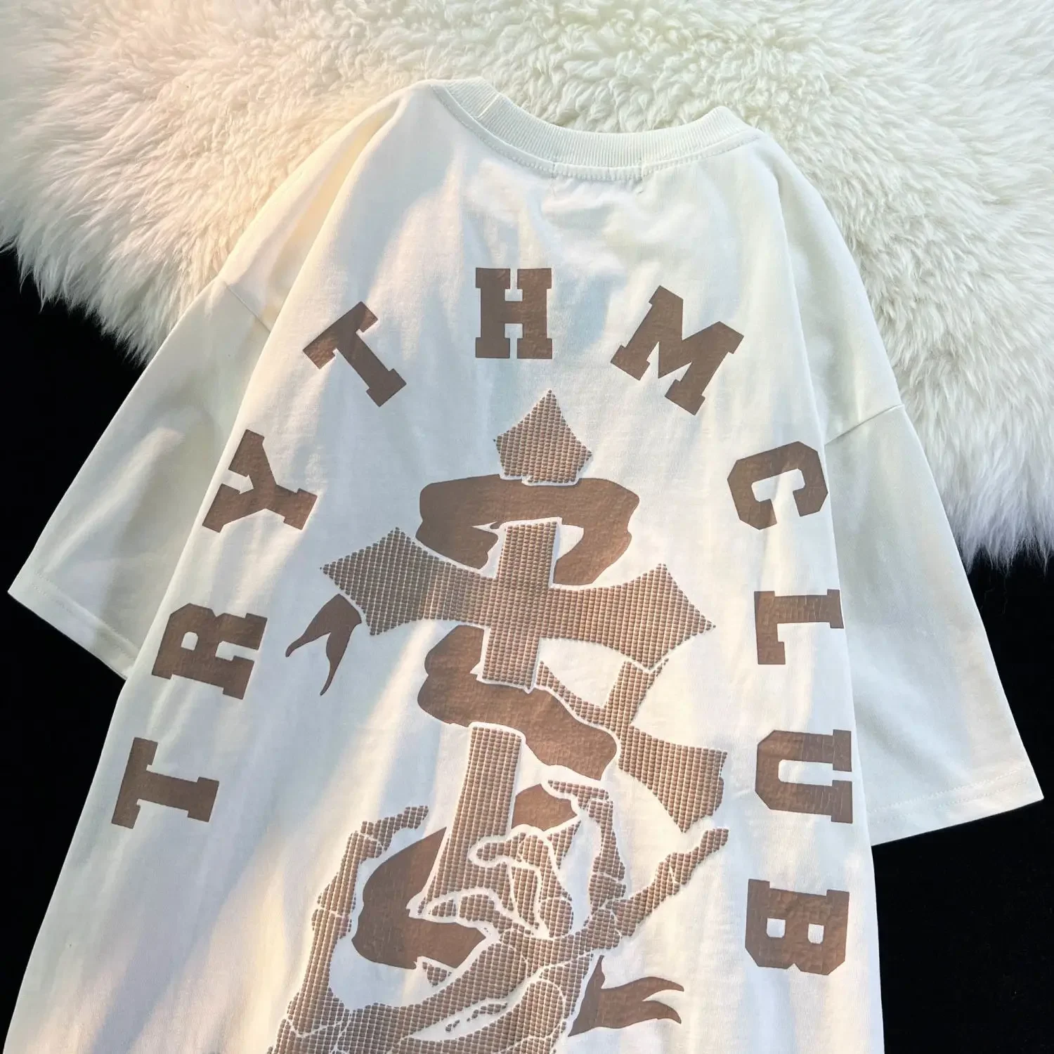 European and American Retro Style Creative Cross Letter Pure Cotton Short Sleeved T-shirt Male Student Loose Casual Couple Top
European and American Retro Style Creative Cross Letter Pure Cotton Short Sleeved T-shirt Male Student Loose Casual Couple Top