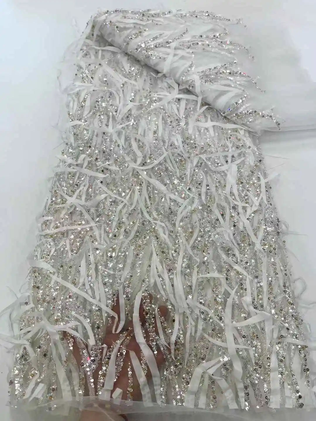 Нигерийский тюль, кружевная ткань с бисером, 2022, высокое качество, роскошные 3D африканские блестки, французское сетчатое кружево для невесты, свадебной вечеринки
Нигерийский тюль, кружевная ткань с бисером, 2022, высокое качество, роскошные 3D африканские блестки, французское сетчатое кружево для невесты, свадебной вечеринки