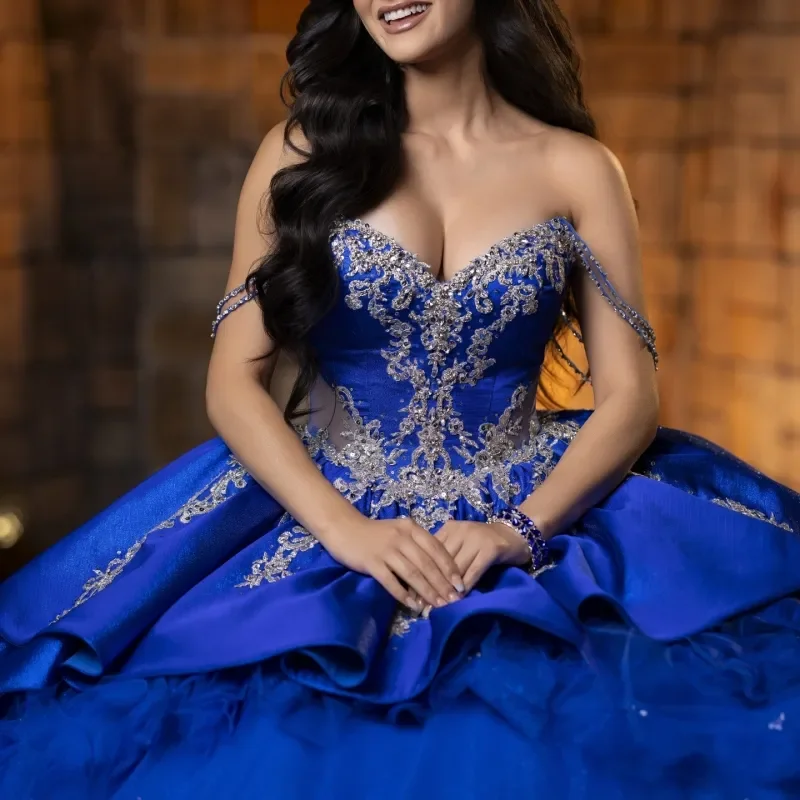 Royal Blue Shiny Quinceanera Dresses Ball Gown Off Shoulder Applique Lace Beading Crystal Bow Tiered Tull Birthday Payty Sweet
Royal Blue Shiny Quinceanera Dresses Ball Gown Off Shoulder Applique Lace Beading Crystal Bow Tiered Tull Birthday Payty Sweet