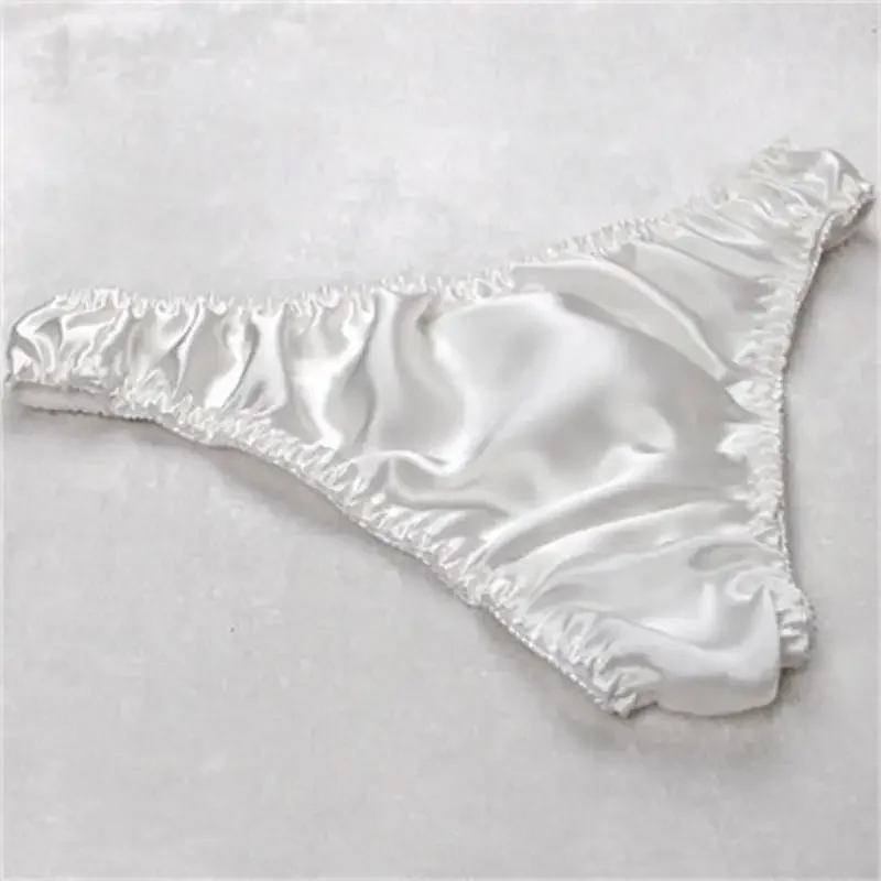 3pcs/lot Men's sexy g-string trousers 100% silk silk men's simple middle and low waist sexy T pants g-string comfortable
3pcs/lot Men's sexy g-string trousers 100% silk silk men's simple middle and low waist sexy T pants g-string comfortable