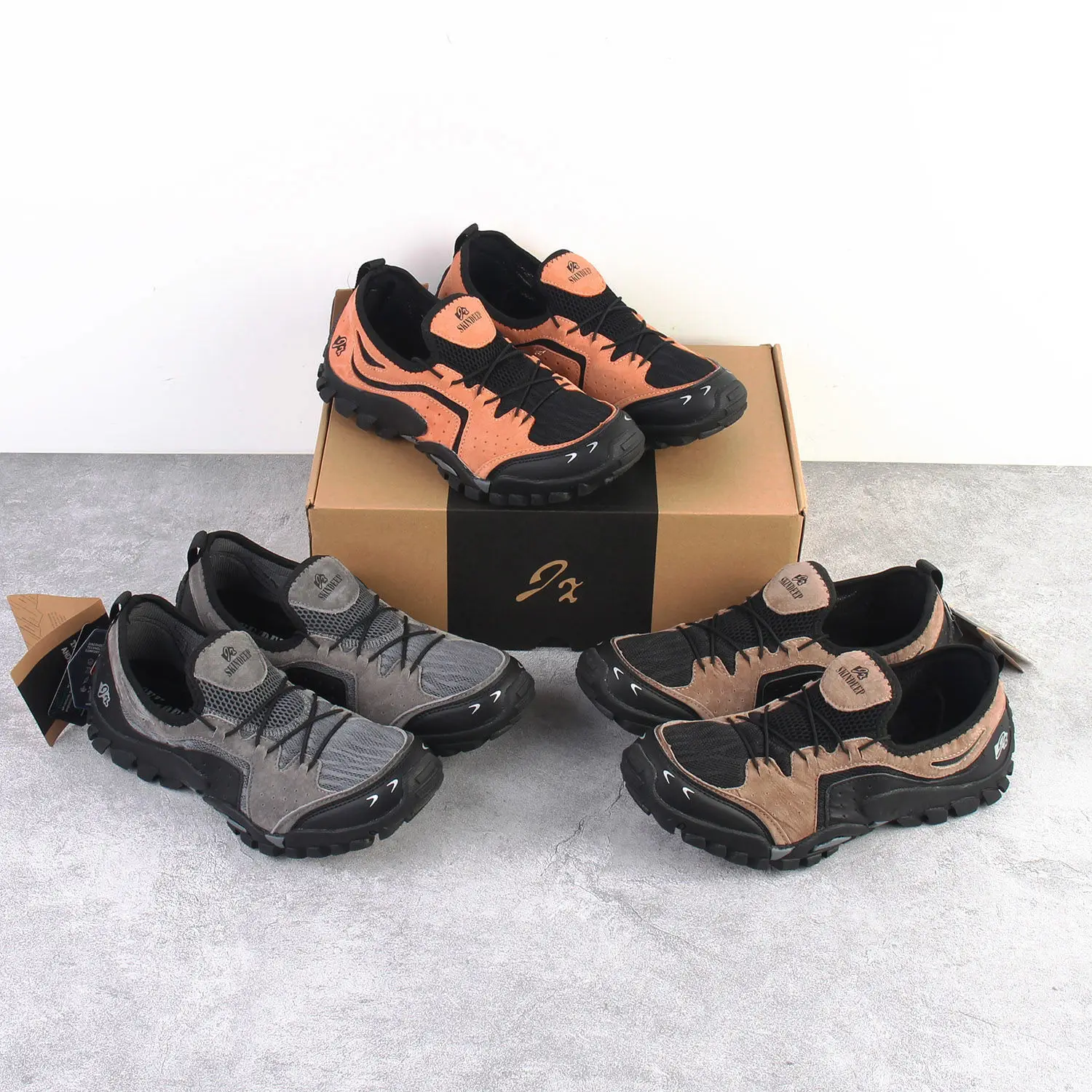 Men's and women's comfortable hiking shoes Lightweight breathable sports shoes Non-slip wear-resistant training shoes
Men's and women's comfortable hiking shoes Lightweight breathable sports shoes Non-slip wear-resistant training shoes