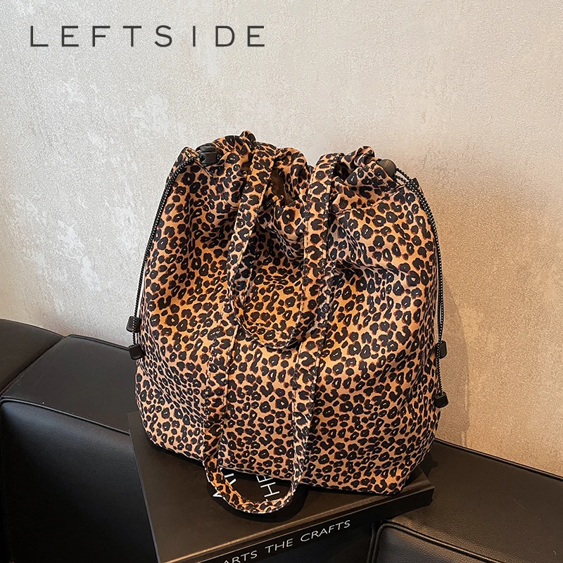 LEFTSIDE Small Leopard Cloth Tote Bags Lady Shopper Shopping Shoulder Bag for Women 2025 Korean Fashion Y2K Travel Bags
LEFTSIDE Small Leopard Cloth Tote Bags Lady Shopper Shopping Shoulder Bag for Women 2025 Korean Fashion Y2K Travel Bags