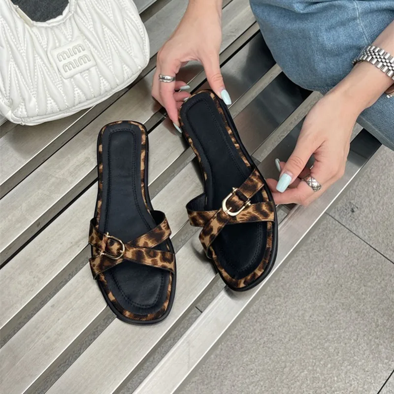 Bailamos Brand New Women Slippers Fashion Leopard Print Flip Flops Flat Heel Outdoor Dress Vaction Casual Flip Flops Beach Shoes
Bailamos Brand New Women Slippers Fashion Leopard Print Flip Flops Flat Heel Outdoor Dress Vaction Casual Flip Flops Beach Shoes