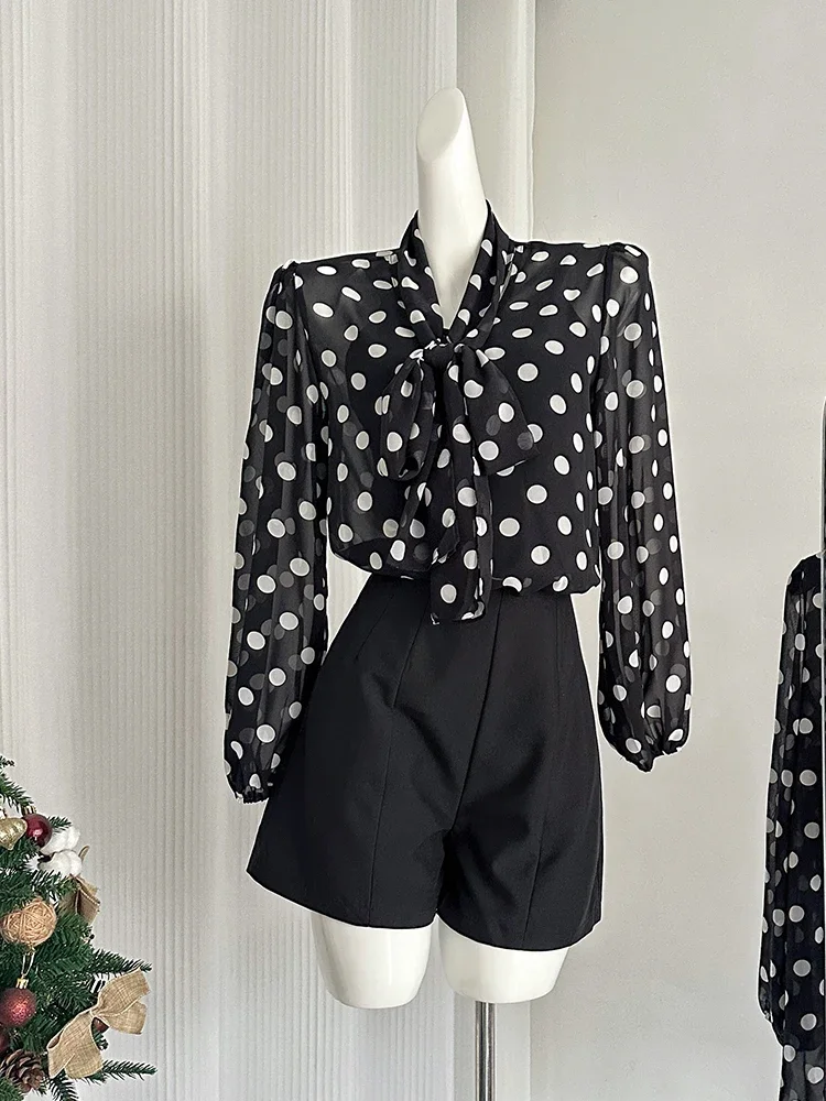 Autumn Women Old Money French Vintage Outfits 2 Piece Shorts Set Polka Dot Long Sleeve Chiffon Shirts High Waist Shorts Chic
Autumn Women Old Money French Vintage Outfits 2 Piece Shorts Set Polka Dot Long Sleeve Chiffon Shirts High Waist Shorts Chic