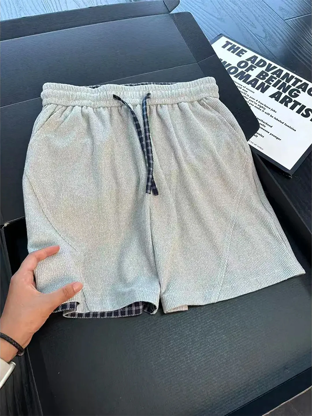 Gray Plaid Splicing Knitted Shorts Men's Summer Breathable Casual Loose Straight Five-Quarter Pants American Style Youth Fashion
Gray Plaid Splicing Knitted Shorts Men's Summer Breathable Casual Loose Straight Five-Quarter Pants American Style Youth Fashion