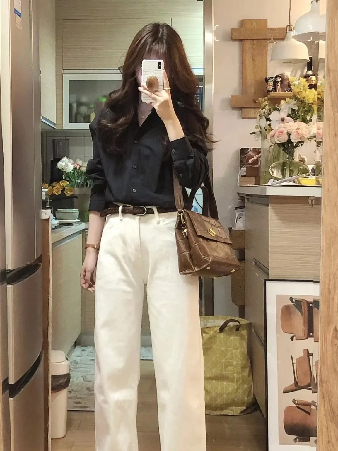 Bla Long Sve irt Women's Loose Fit Versatile Innerwear Outerwear Autumn Faion Sweet Sle Collar Button Detail
Bla Long Sve irt Women's Loose Fit Versatile Innerwear Outerwear Autumn Faion Sweet Sle Collar Button Detail