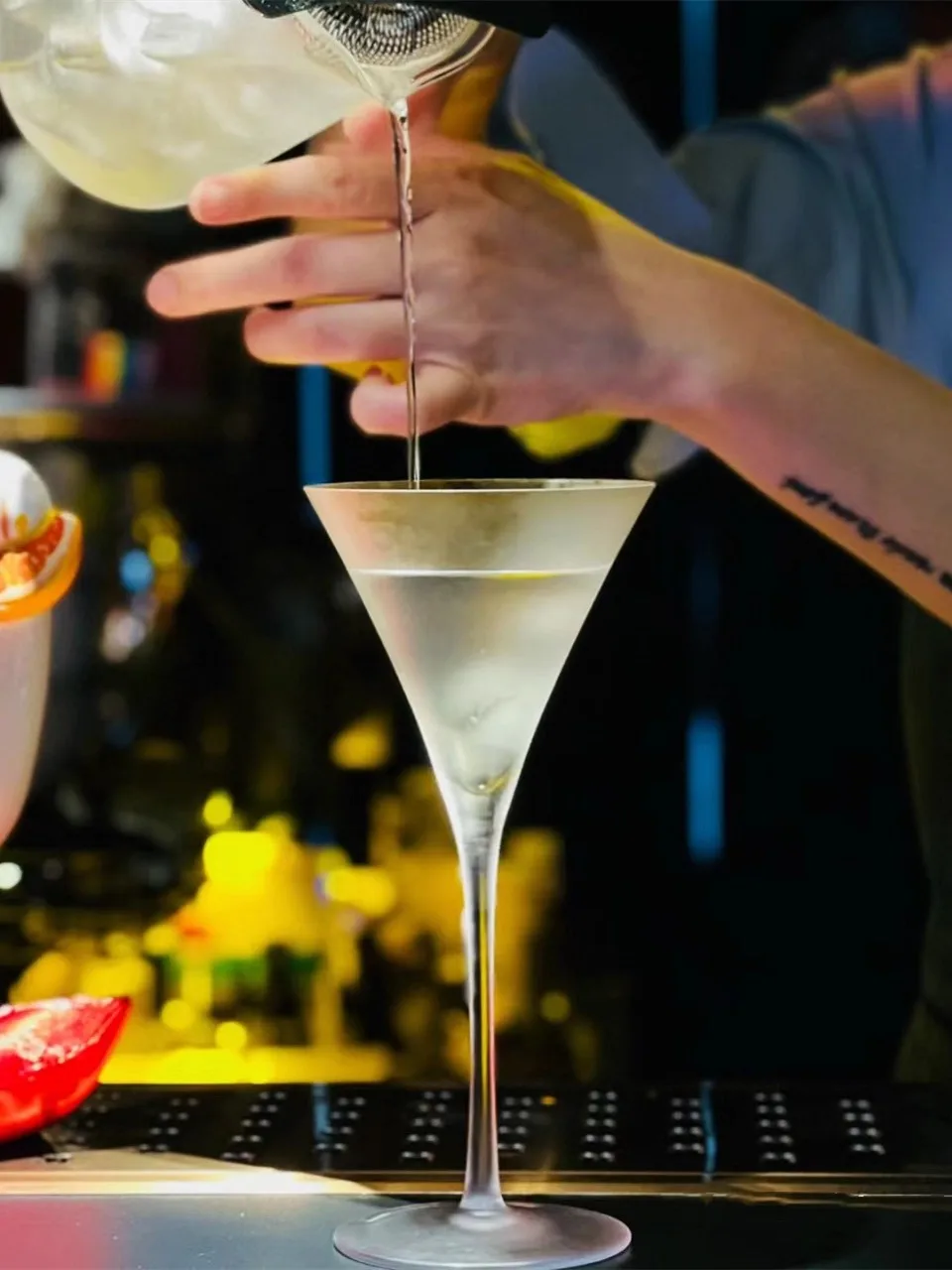 Хрустальная коктейльная чашка Мартини в японском стиле, стеклянная чашка для свадебной вечеринки, коктейльной вечеринки, 145 мл
Хрустальная коктейльная чашка Мартини в японском стиле, стеклянная чашка для свадебной вечеринки, коктейльной вечеринки, 145 мл