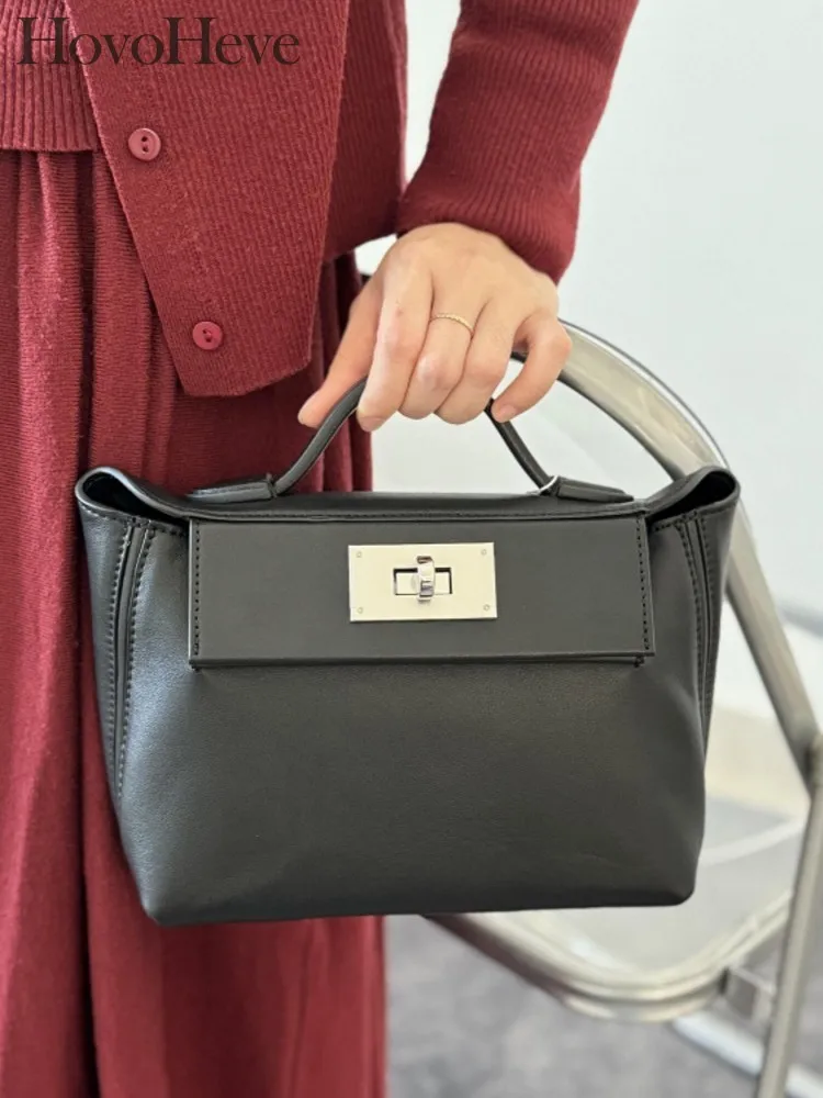 Elegant Women Designer Single Shoulder Soft Cowskin Genuine Leather Armpit Bag Hasp Fashion Ladies Casual Crossbody Underarm Bag
Elegant Women Designer Single Shoulder Soft Cowskin Genuine Leather Armpit Bag Hasp Fashion Ladies Casual Crossbody Underarm Bag