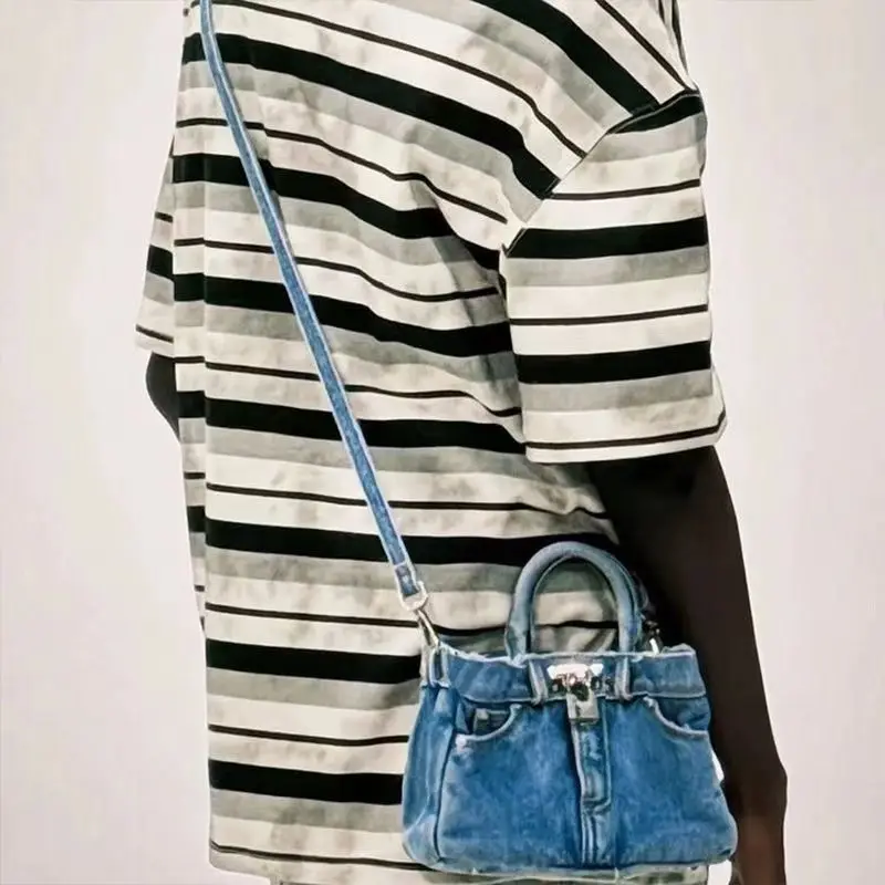 Retro Waed Denim Handbag Women's Crossbody oulder Bag Trendy 2025 New Sle Small Square Bag Canvas Material Leisure Scene
Retro Waed Denim Handbag Women's Crossbody oulder Bag Trendy 2025 New Sle Small Square Bag Canvas Material Leisure Scene