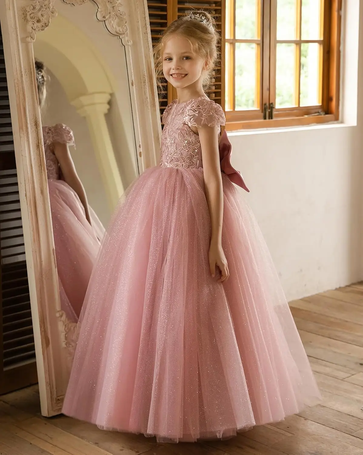 Lace Long Flower Girl Dress for Wedding Glitter Tulle V-Back Cap Sleeve Prom Pageant Party Dress with Bow Flower Girl Dress
Lace Long Flower Girl Dress for Wedding Glitter Tulle V-Back Cap Sleeve Prom Pageant Party Dress with Bow Flower Girl Dress