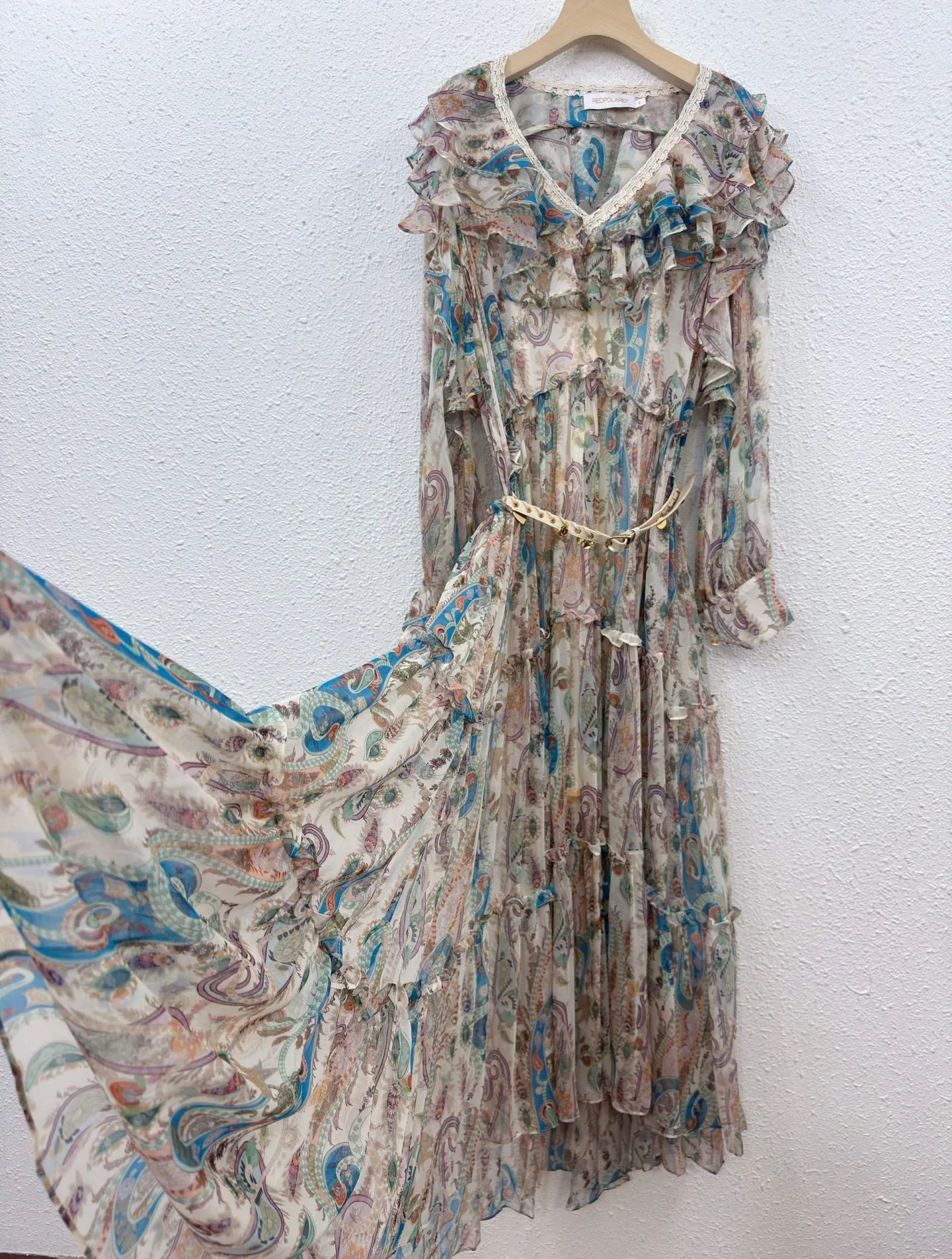 Silk Boho Paisley Print Maxi Dress Women V Neck Ruffle Tiered Long Sleeve Chiffon Dress with Belt Elegant High Low Evening Party
Silk Boho Paisley Print Maxi Dress Women V Neck Ruffle Tiered Long Sleeve Chiffon Dress with Belt Elegant High Low Evening Party
