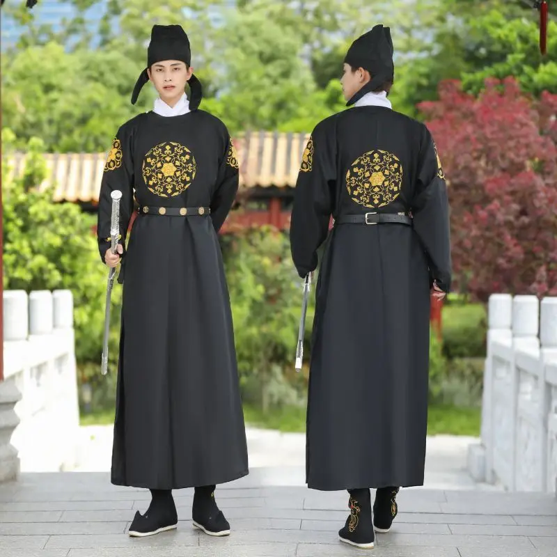 Traditional round necked robe, martial arts, domineering and chivalrous figures,Chinese style, ancient style, and handsome style
Traditional round necked robe, martial arts, domineering and chivalrous figures,Chinese style, ancient style, and handsome style