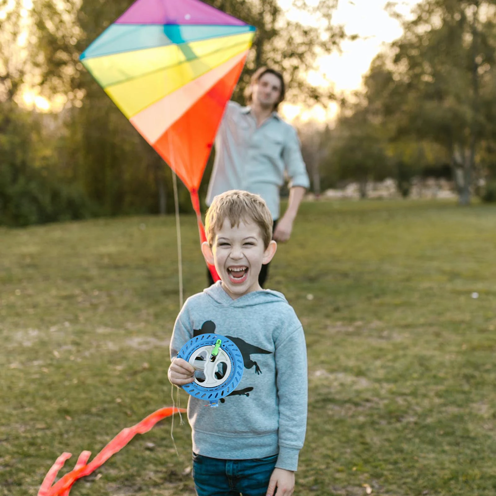Hand-held Wheel Nylon Spool Disc Kite Reel Winder Flight Cord Accessories ABS Plastic Portable Outdoor Toys
Hand-held Wheel Nylon Spool Disc Kite Reel Winder Flight Cord Accessories ABS Plastic Portable Outdoor Toys