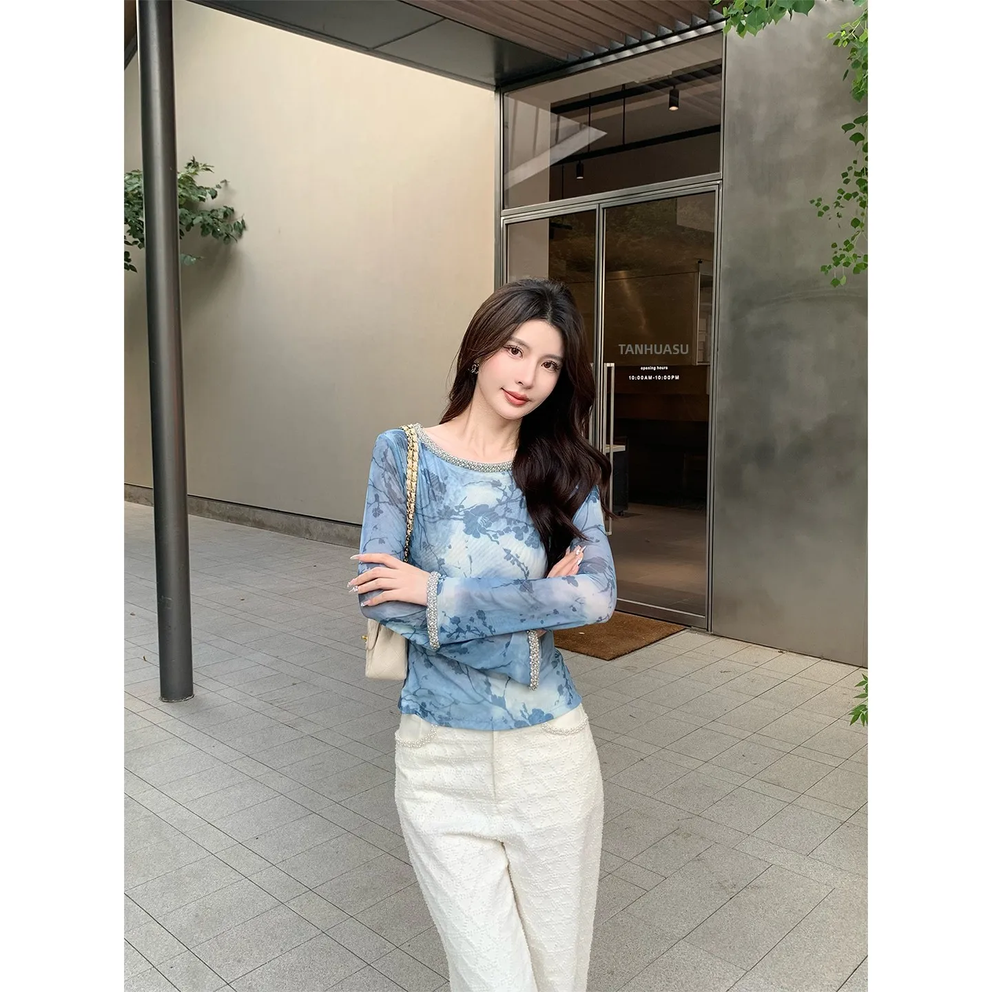 Blue Long Sleeve Shirt Women's Waist Cinching Design Spring New Casual Style Slim Fit Polyester Fabric round Neck Print Pattern
Blue Long Sleeve Shirt Women's Waist Cinching Design Spring New Casual Style Slim Fit Polyester Fabric round Neck Print Pattern