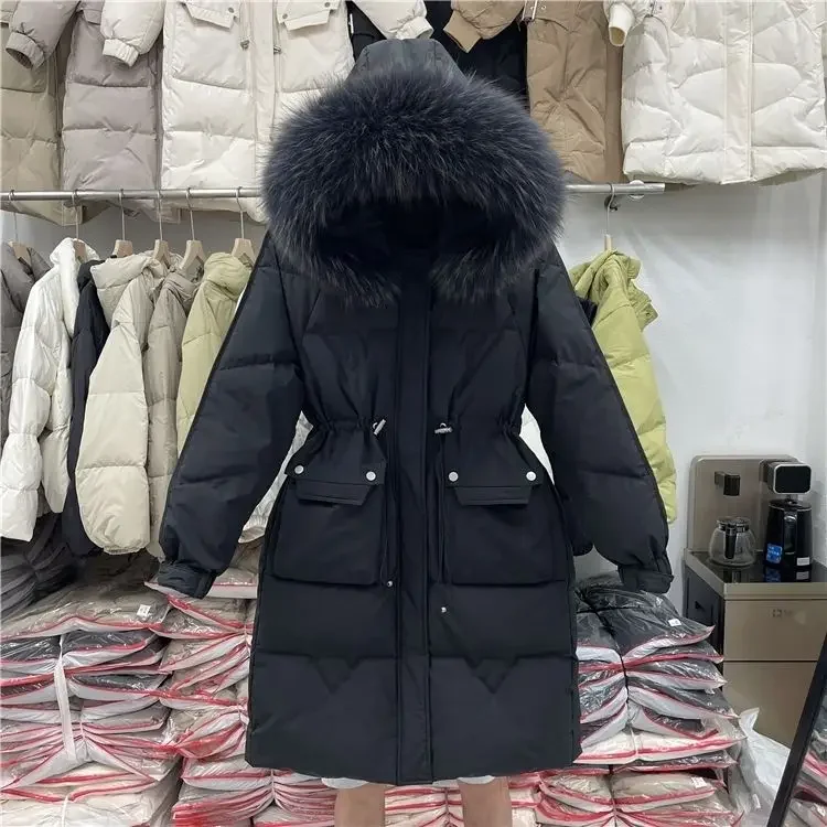 2023 Winter New Fashion Thick Fleece Collar Goose Down Coat Women Mid Length Windproof Hooded Warm Coat
2023 Winter New Fashion Thick Fleece Collar Goose Down Coat Women Mid Length Windproof Hooded Warm Coat