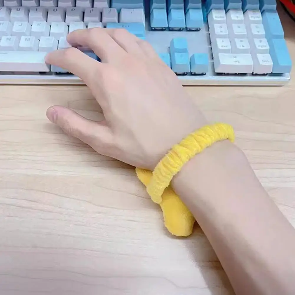 Носимая подставка для запястья мыши, подушка для поддержки запястья клавиатуры с ремешком, компьютерный игровой набор, облегчение боли, подушка для запястья, плюшевая подушка
Носимая подставка для запястья мыши, подушка для поддержки запястья клавиатуры с ремешком, компьютерный игровой набор, облегчение боли, подушка для запястья, плюшевая подушка