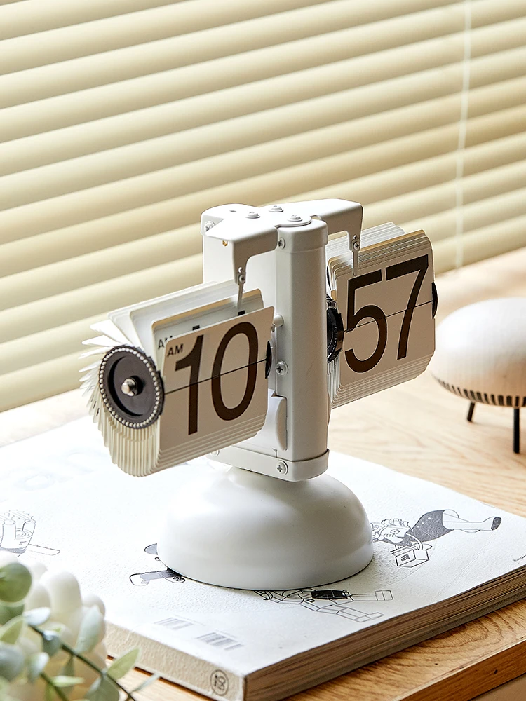 Nordic calendar ornaments desktop clock sideboard TV cabinet wine cabinet office clock home creative decorations
Nordic calendar ornaments desktop clock sideboard TV cabinet wine cabinet office clock home creative decorations