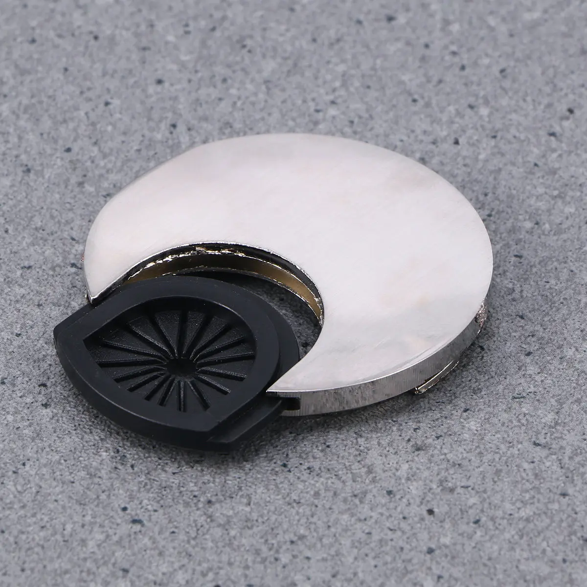 2Pcs Zinc Alloy Desktop Cable Hole Cover 60Mm Swivel Flip-Top Design Rubber Edge for Computer Desk Home Office Wiring Management
2Pcs Zinc Alloy Desktop Cable Hole Cover 60Mm Swivel Flip-Top Design Rubber Edge for Computer Desk Home Office Wiring Management
