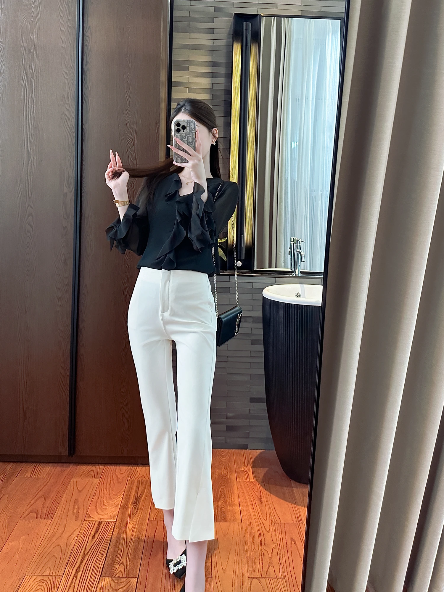 You See Commuter Lazy High-End Feeling Micro-Piercing Top And Micro-Cuffed Pants Set Autumn Fashion Casual Workwear Ensemble
You See Commuter Lazy High-End Feeling Micro-Piercing Top And Micro-Cuffed Pants Set Autumn Fashion Casual Workwear Ensemble