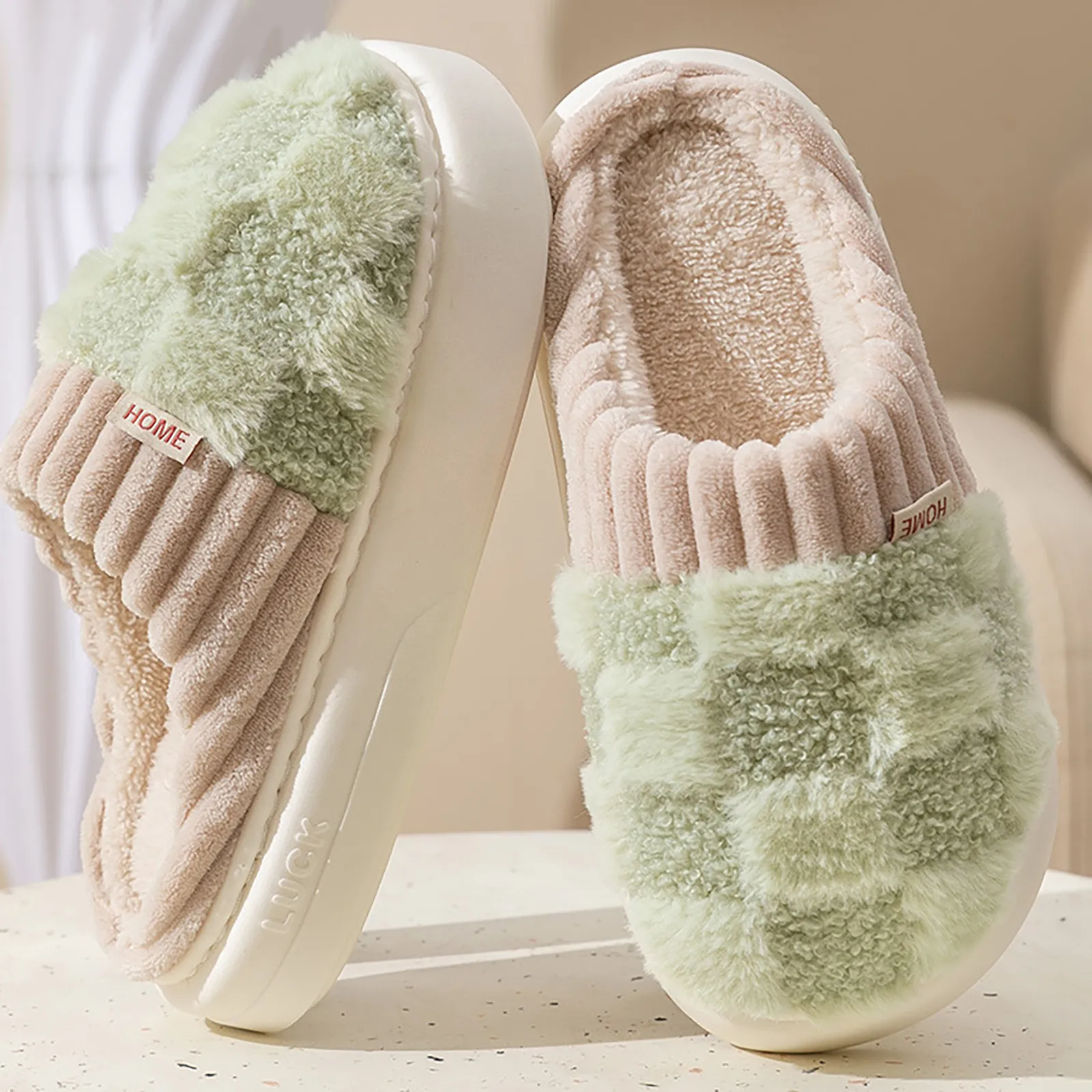 Fall Winter Cotton Slippers for Women Thickened Plush Warm Cotton Slippers Thick Sole Non-Slip Home Slippers Indoor Cotton Shoes
Fall Winter Cotton Slippers for Women Thickened Plush Warm Cotton Slippers Thick Sole Non-Slip Home Slippers Indoor Cotton Shoes