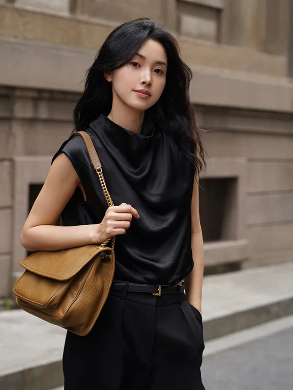 Женский топ-жилет из атласа с высоким воротником, охлаждающий, простой, универсальный, маленький размер
Женский топ-жилет из атласа с высоким воротником, охлаждающий, простой, универсальный, маленький размер