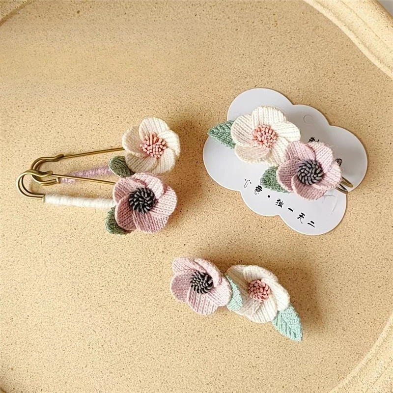 Knitted Flower Brooch Forest Style Sweet Cute Plant Pin for Women Versatile Daily Wear Premium Lightweight Handmade Accessories
Knitted Flower Brooch Forest Style Sweet Cute Plant Pin for Women Versatile Daily Wear Premium Lightweight Handmade Accessories
