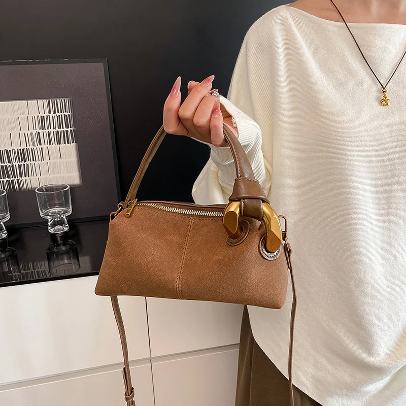 Модная женская однотонная новая трендовая сумка через плечо, рюкзак, сумка женская ita, сумки для женщин
Модная женская однотонная новая трендовая сумка через плечо, рюкзак, сумка женская ita, сумки для женщин