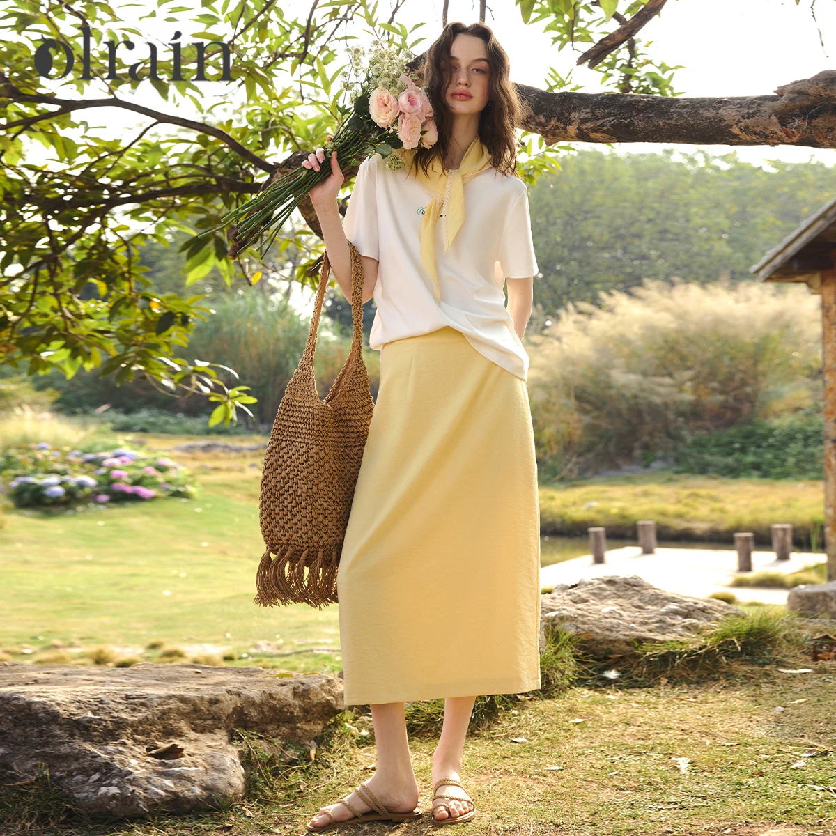 OLrain Women French Style T-shirt Set 2026 Summer White Tee Yellow Skirt Free Scarf Slim Casual Three-piece Outfit O58XE005230
OLrain Women French Style T-shirt Set 2026 Summer White Tee Yellow Skirt Free Scarf Slim Casual Three-piece Outfit O58XE005230