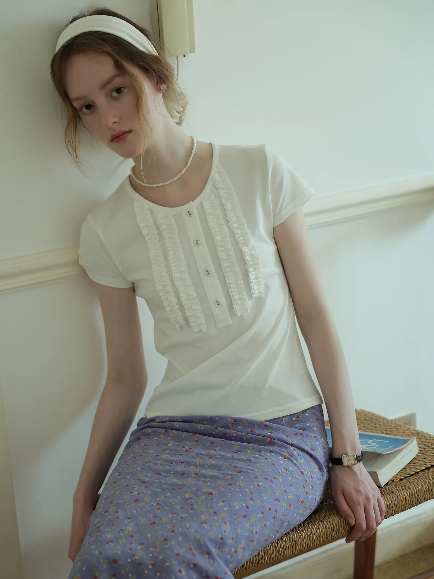 Chun Ye White Elegant Flounce round Neck Short Sleeve T-Shirt Women Summer New Casual Top Cotton Polyester Blend Straight Cut
Chun Ye White Elegant Flounce round Neck Short Sleeve T-Shirt Women Summer New Casual Top Cotton Polyester Blend Straight Cut