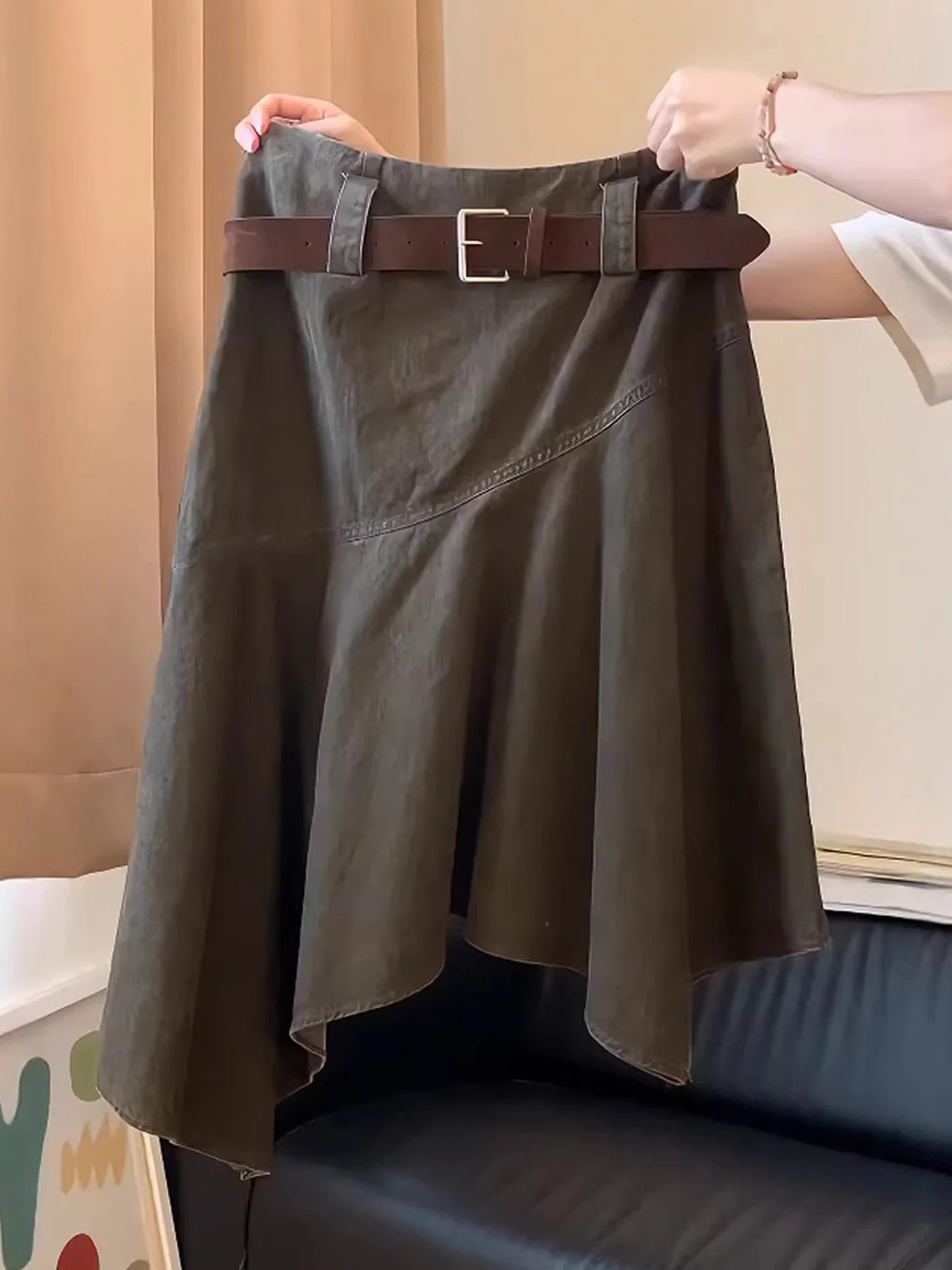Retro American Brown Asymmetrical A-Line Skirt for Women High Waist Cool And Elegant Design Summer New Style
Retro American Brown Asymmetrical A-Line Skirt for Women High Waist Cool And Elegant Design Summer New Style
