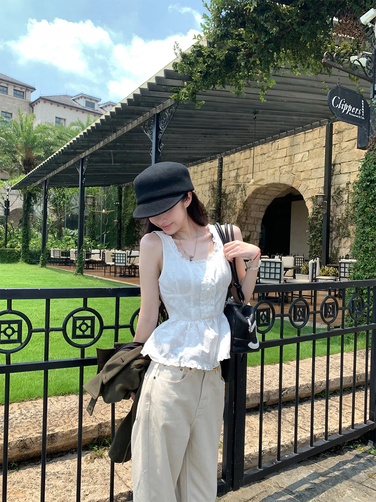 Белый укороченный топ без бретелек для женщин, облегающий, из хлопка, повседневный, модный дизайн, с эффектом утягивания талии
Белый укороченный топ без бретелек для женщин, облегающий, из хлопка, повседневный, модный дизайн, с эффектом утягивания талии