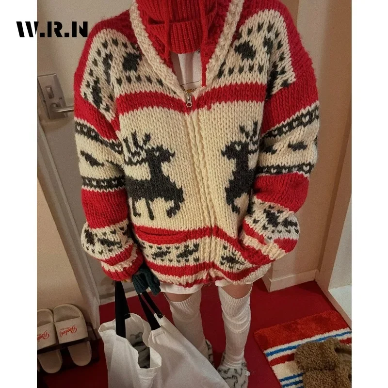 2025 Winter Knitting Long Sleeve Casual Christmas Style Cardigans Women Vintage Print Zipper Loose Fit Hooded Knitted Sweater
2025 Winter Knitting Long Sleeve Casual Christmas Style Cardigans Women Vintage Print Zipper Loose Fit Hooded Knitted Sweater