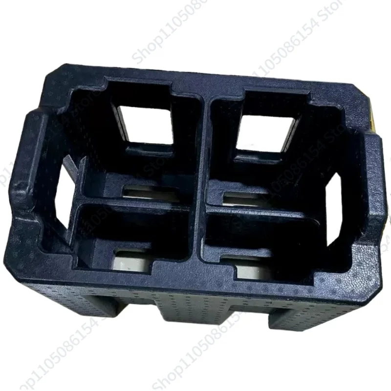 Батарейный ящик вмещает 4 батареек для защиты аккумулятора и продления срока службы.
Батарейный ящик вмещает 4 батареек для защиты аккумулятора и продления срока службы.