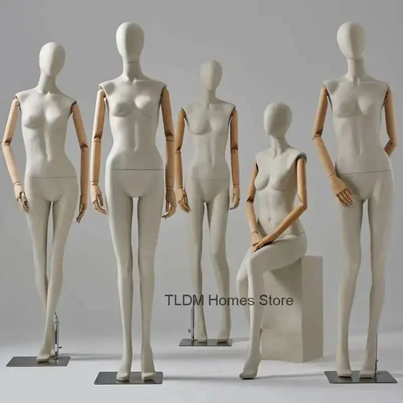 Clothing Store Female Mannequin Fabric Cover Body Model High-end Window Display Stands with Clavicle Full Body Mannequins
Clothing Store Female Mannequin Fabric Cover Body Model High-end Window Display Stands with Clavicle Full Body Mannequins