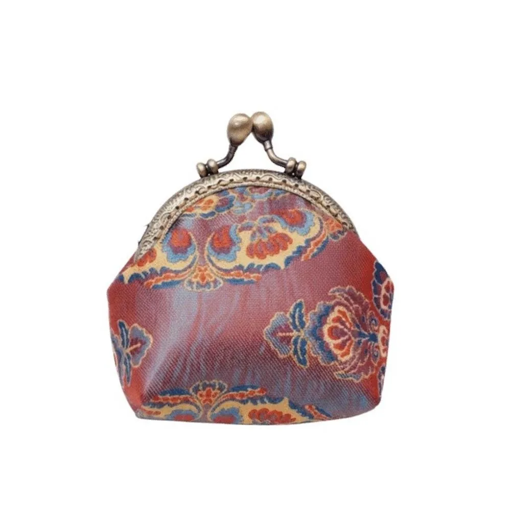 Anti-lost Kiss Lock Coin Purse Polyester Thickened Brocade Mini Pouch Portable Chinese Style Embroidered Small Pocket Girls
Anti-lost Kiss Lock Coin Purse Polyester Thickened Brocade Mini Pouch Portable Chinese Style Embroidered Small Pocket Girls