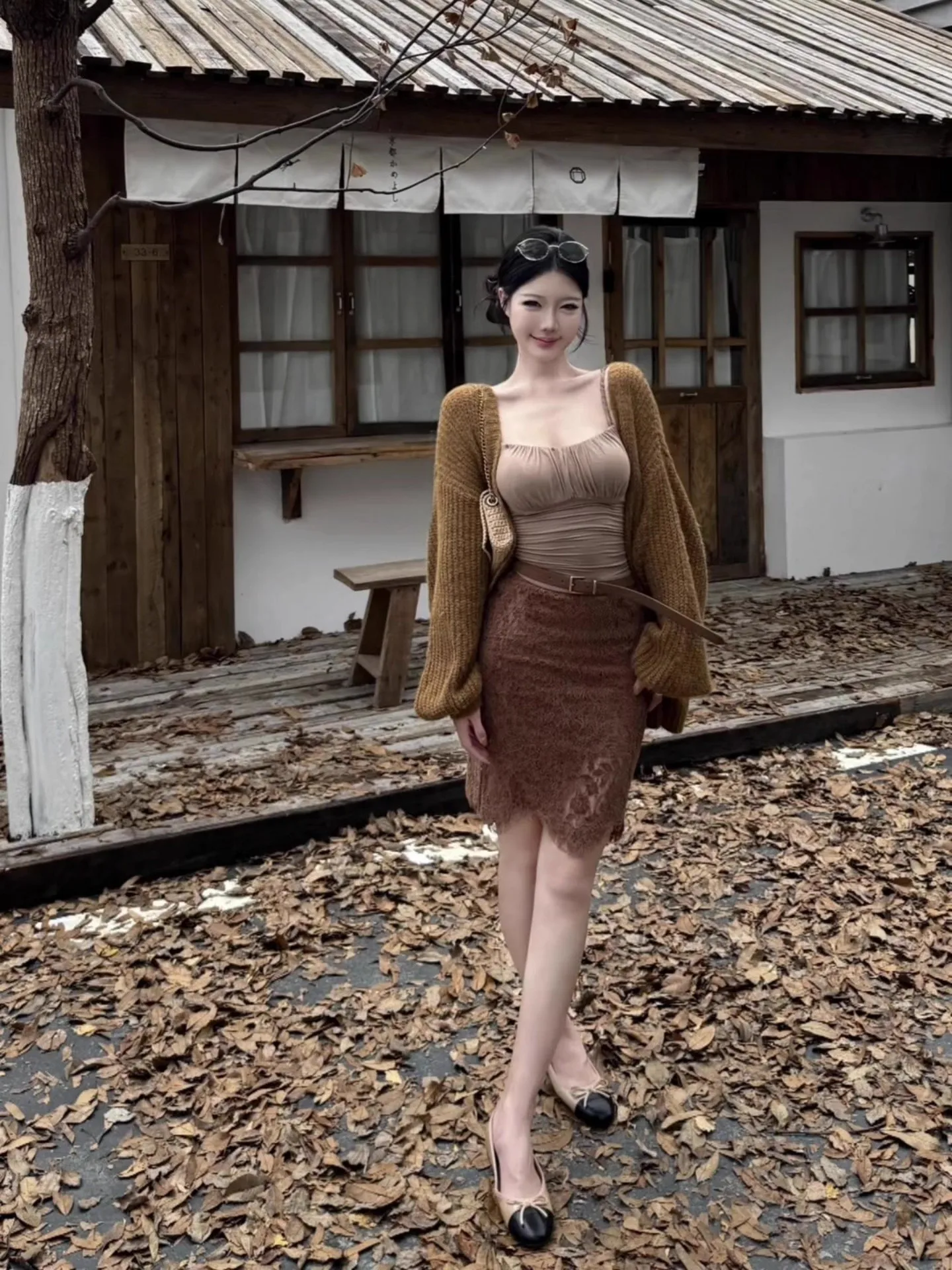 Early Spring Knitted Lace Half-length Women's Three-piece Set Coffee-colored Knitted Strap Top High-waist Skirt
Early Spring Knitted Lace Half-length Women's Three-piece Set Coffee-colored Knitted Strap Top High-waist Skirt