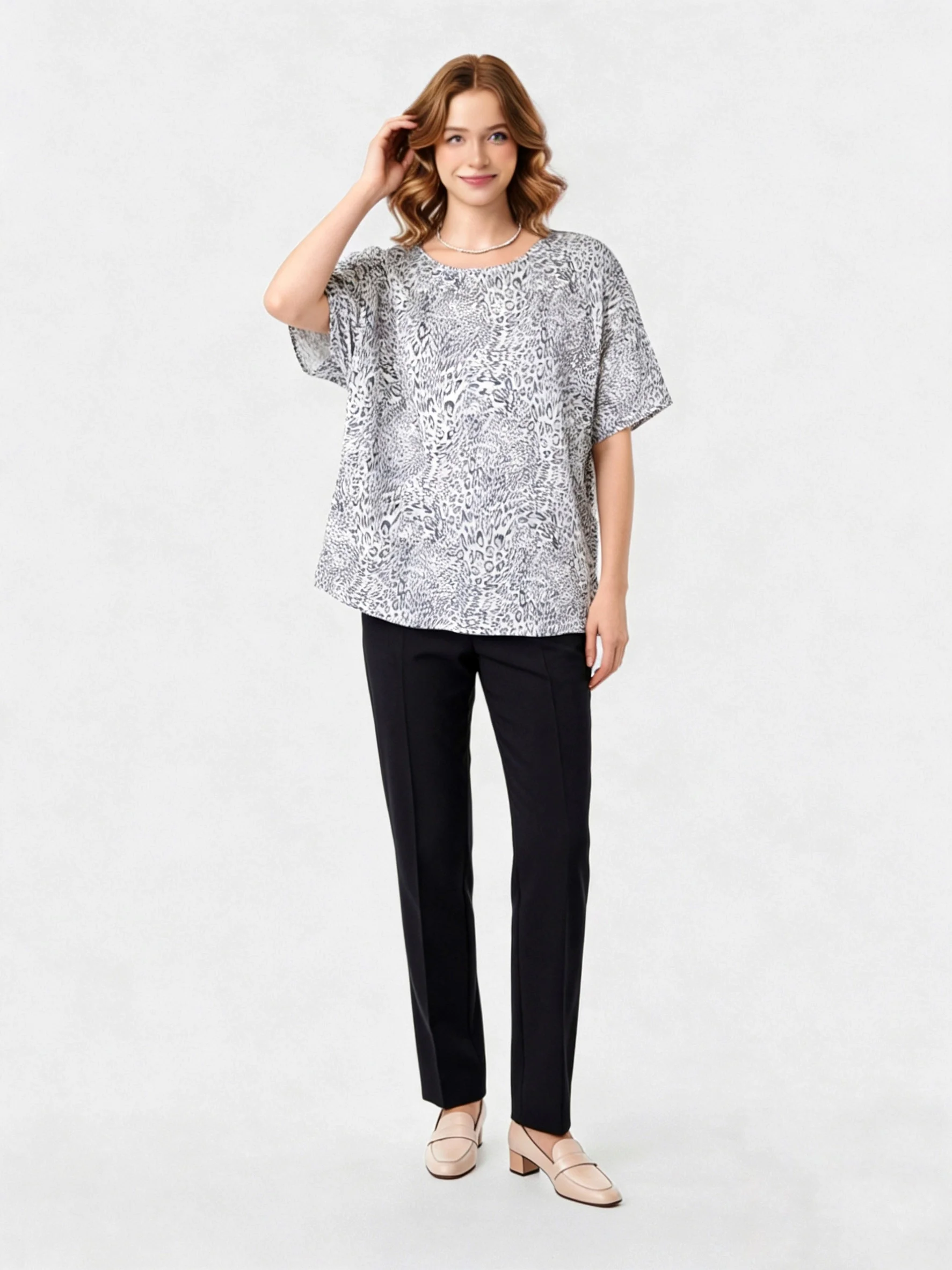 Plus Size Casual Blouse, Women's Leopard Print Short Sleeve Loose Fit Top for Spring Summer
Plus Size Casual Blouse, Women's Leopard Print Short Sleeve Loose Fit Top for Spring Summer