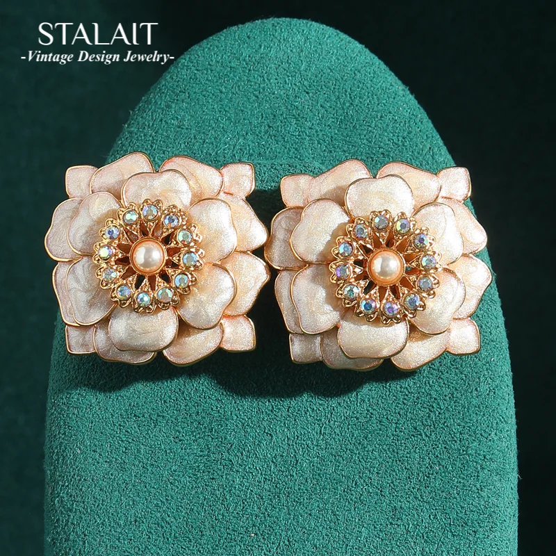 Vintage Jewelry Big Flower Earrings Studs Pearl Rhinestones Gold Color Luxury Designer Woman Accessories Valentine Day Gift 2025
Vintage Jewelry Big Flower Earrings Studs Pearl Rhinestones Gold Color Luxury Designer Woman Accessories Valentine Day Gift 2025